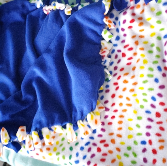 Handmade Tie blanket - Picture 2 of 2